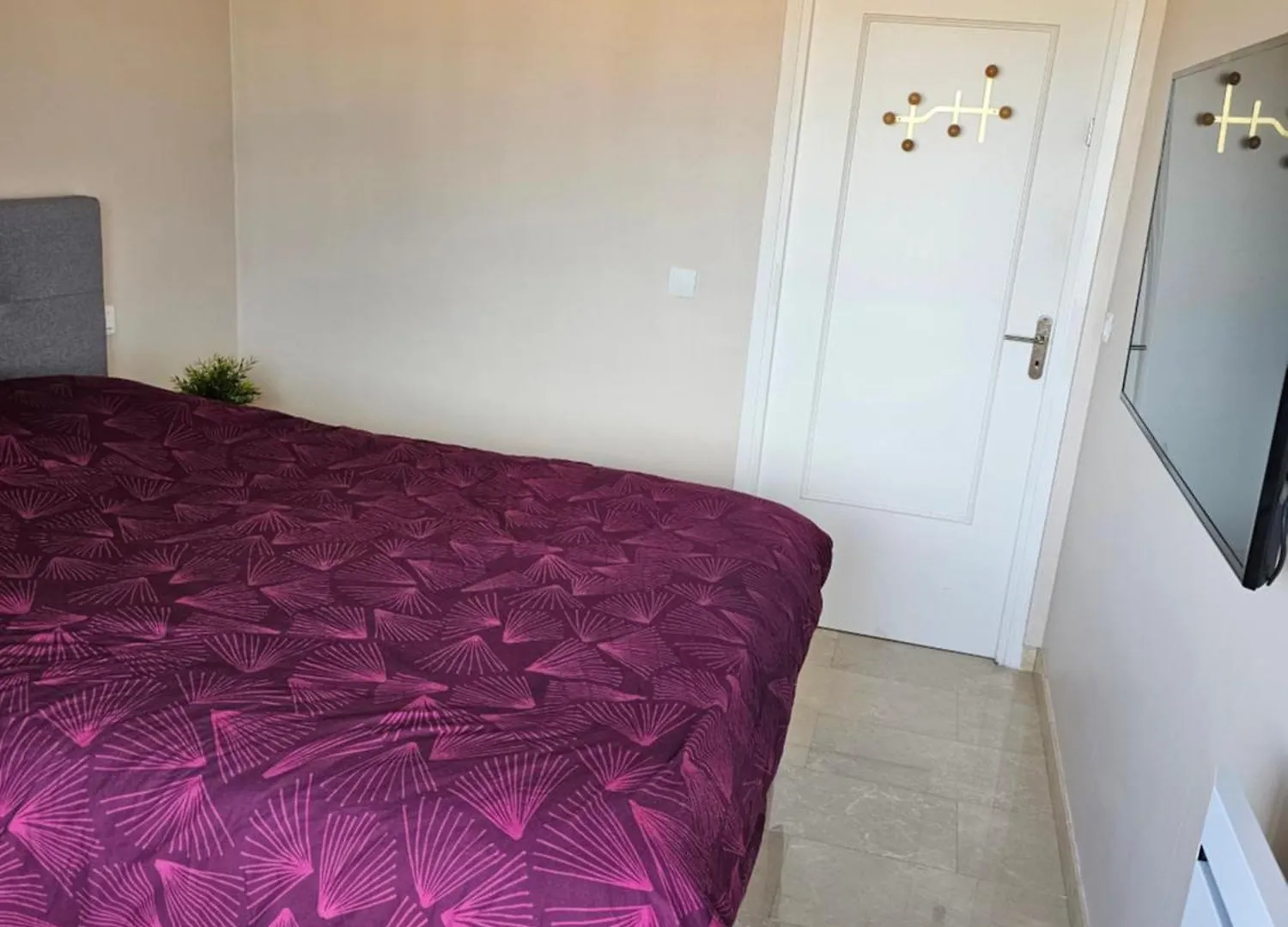 Maryland Antibes Standing 45M2 Au Calme Proche Plage Et Centre-Ville - Parking Prive - Wifi 0*,  France