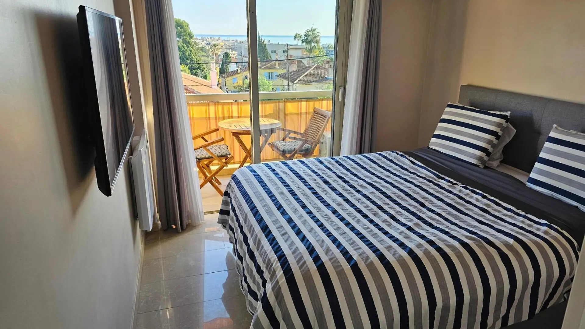 Maryland Antibes Standing 45M2 Au Calme Proche Plage Et Centre-Ville - Parking Prive - Wifi 0*,  France
